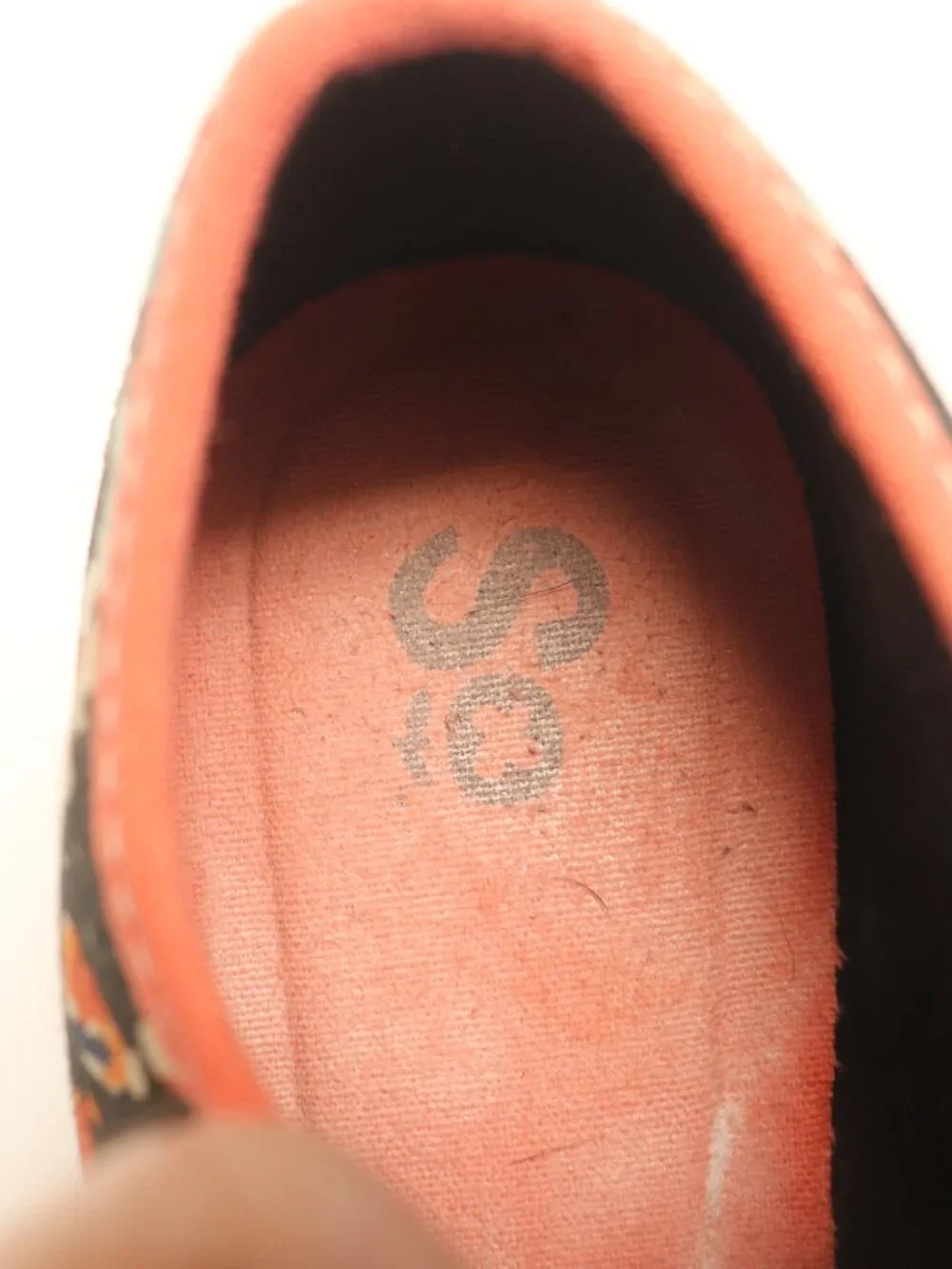 S Logo Circle with a Cross Mark in it Women's Shoes High Top Tennis Size 10 Med
